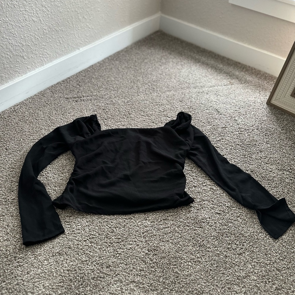 Black blouse 🖤